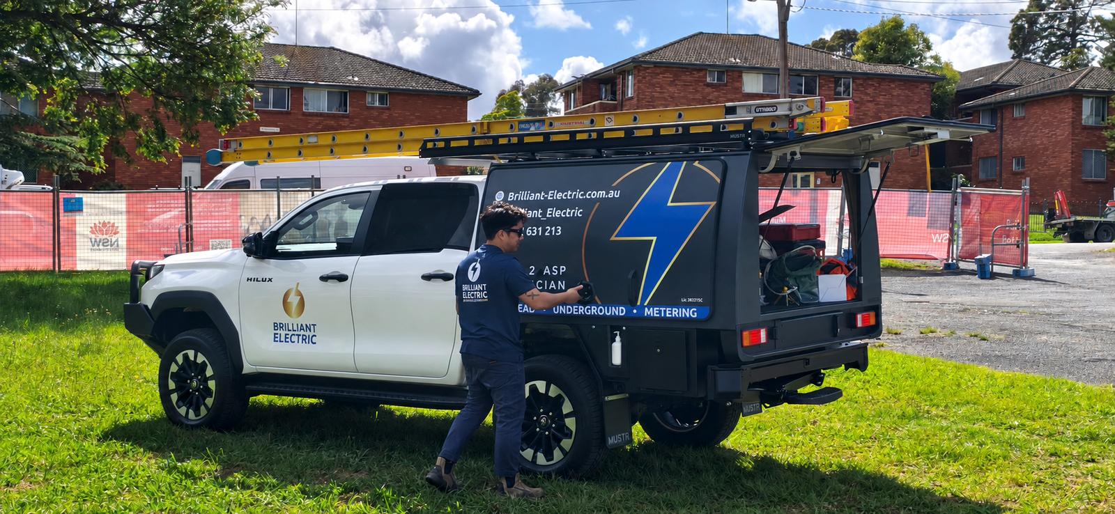 Brilliant Electric MUSTR Canopy